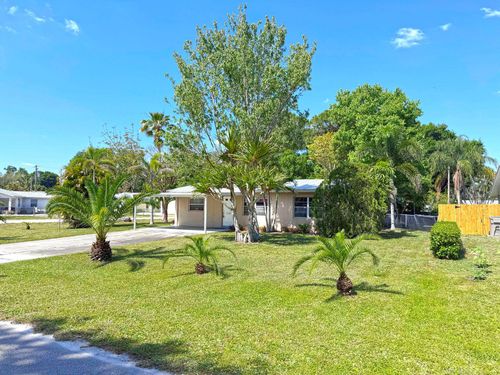 605 14th Ave, Vero Beach, FL, 32962-1440 | Card Image