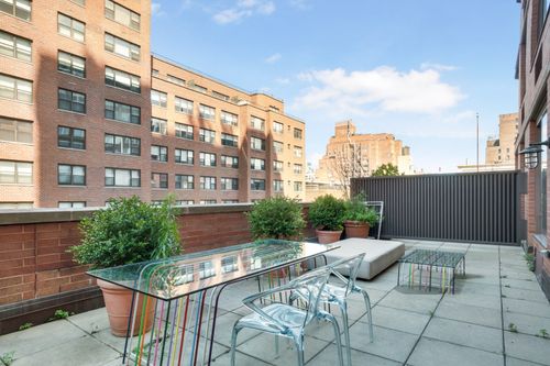 8c-300 E 64th St, New York, NY, 10065-7567 | Card Image