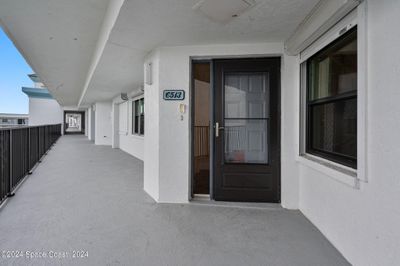 Entry with a short walk to the elevator | Image 2