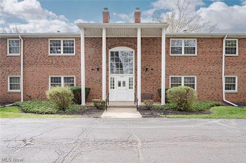 219n-2720 Pease Dr, Rocky River, OH, 44116-3250 | Card Image