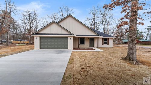 800 E 9th St, Hooks, TX, 75561-5485 | Card Image