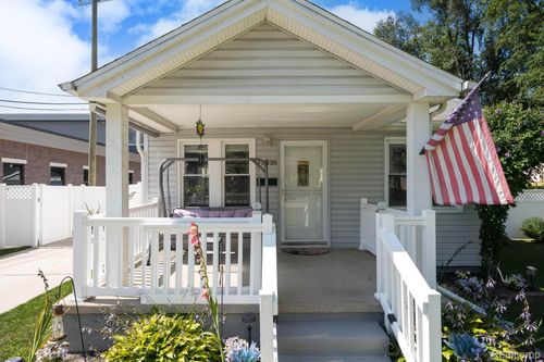 18435 Glenmore, Redford, MI, 48240-1738 | Card Image