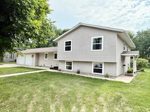 507 Morten Dr, Redwood Falls, MN, 56283-1848 | Card Image