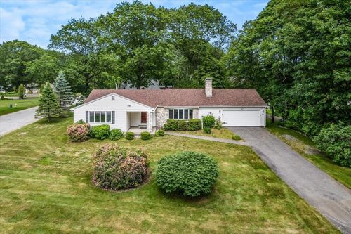 2 Presidential Cir, Hampton, NH, 03842-2358 | Card Image