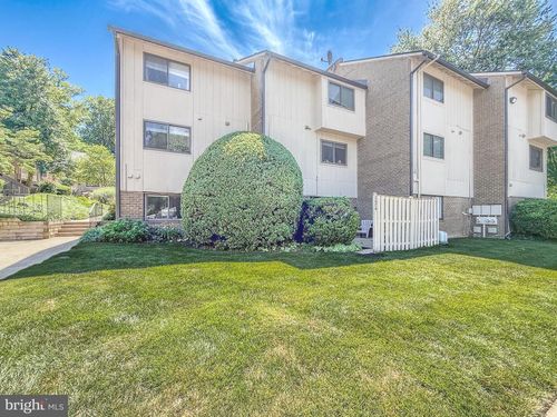 53-2674 Glengyle Dr, VIENNA, VA, 22181-5529 | Card Image