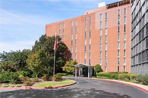114-3060 Pharr Court North Nw, Atlanta, GA, 30305-2022 | Card Image