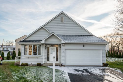 17 Mulberry Ct, Newington, CT, 06111-4238 | Card Image