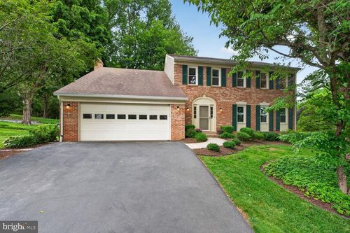 1651 Lozano Dr, VIENNA, VA, 22182-1947 | Card Image