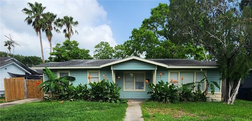 417 Whitehall Dr, Corpus Christi, TX, 78412-2821 | Card Image