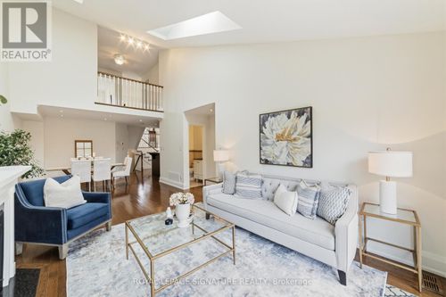 41-223 Rebecca St, Oakville, ON, L6K3Y2 | Card Image