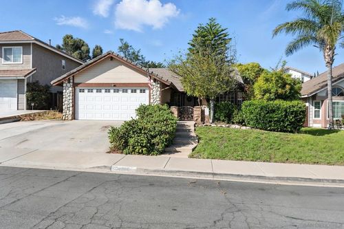 23886 Red Clover Cir, Murrieta, CA, 92562-8567 | Card Image