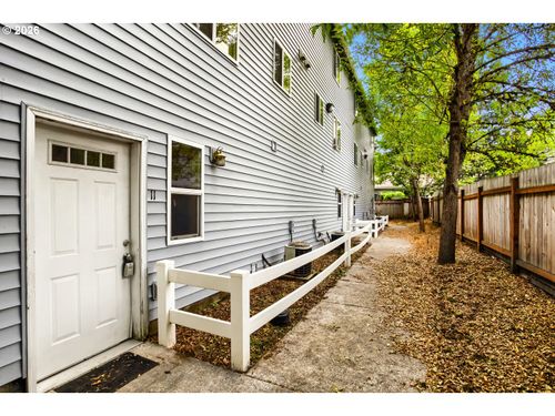 2-2539 Se 141st Ave, Portland, OR, 97236 | Card Image