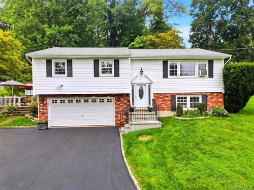 161 Geymer Dr, Mahopac, NY, 10541-2041 | Card Image
