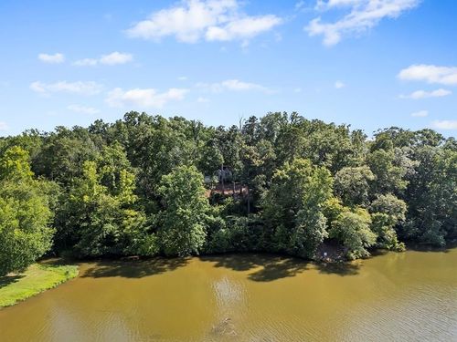 586 N Ruth Walker Rd, Waterloo, SC, 29384-4722 | Card Image