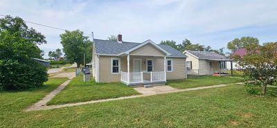 530 W 1st Street, House other with 2 bedrooms, 2 bathrooms and null parking in Mount Carmel IL | Image 2