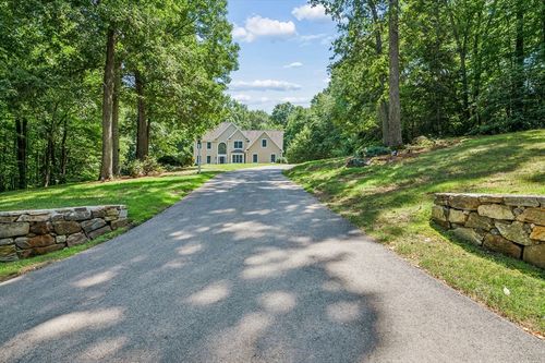 10 Burnett Rd, Southborough, MA, 01772-1475 | Card Image