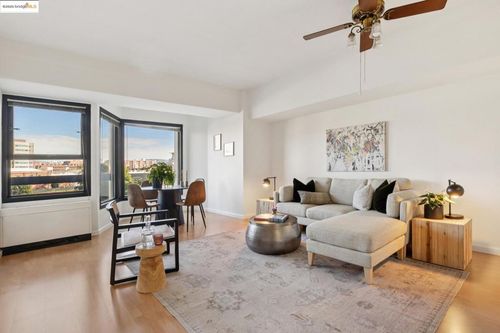 apt-312-6363 Christie Ave, Emeryville, CA, 94608-1915 | Card Image