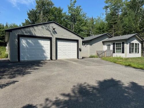 25 Lily Pad Ln, Hancock, ME, 04640-3400 | Card Image