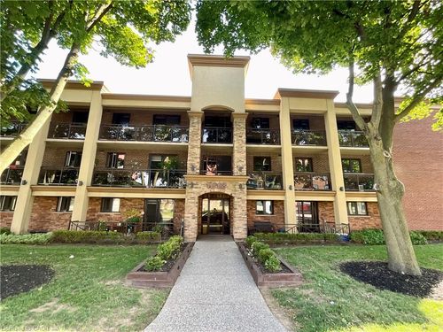 108-1212 Fennell Ave E, Hamilton, ON, L8T1T2 | Card Image