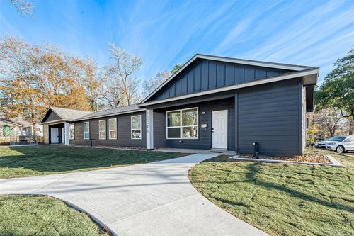 a-1304 Holder St, Conroe, TX, 77301 | Card Image