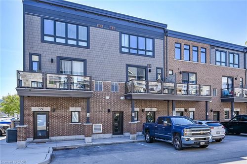 61 Esplanade Lane, Grimsby, ON, L3M0H2 | Card Image