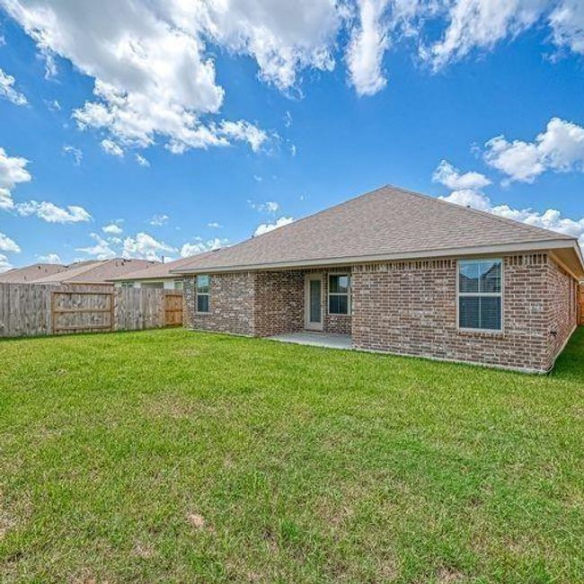 424 Bryan Way, House other with 4 bedrooms, 2 bathrooms and 2 parking in Angleton TX | Image 6