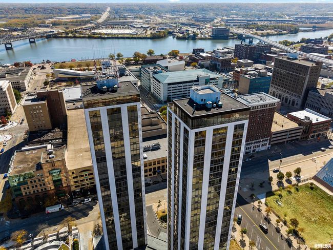 W5W - 125 Sw Jefferson Ave, Condo with 2 bedrooms, 2 bathrooms and null parking in Peoria IL | Image 32