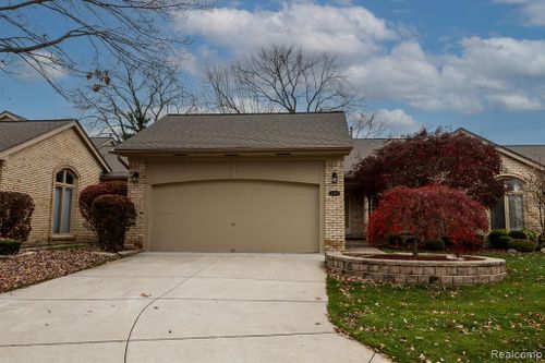 43105 W Kirkwood Drive, Clinton Twp, MI, 48038 | Card Image