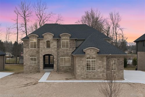 11731 Encore Dr, Utica, MI, 48315-2331 | Card Image