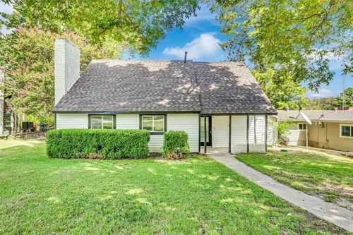 10525 Post Oak Bnd, Wills Point, TX, 75169-4621 | Card Image