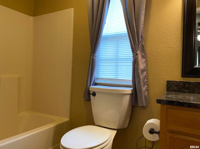 407 N Howard St, House other with 3 bedrooms, 3 bathrooms and null parking in Ava IL | Image 10