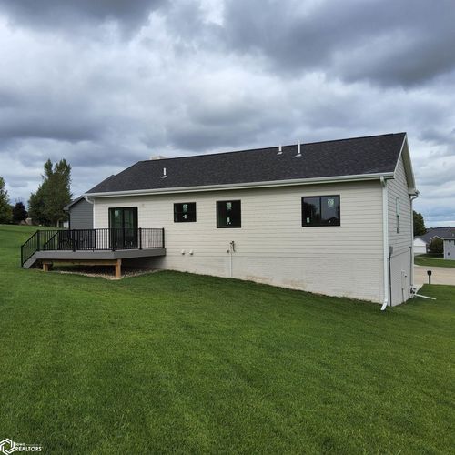 511 E Wood St, Avoca, IA, 51521-4510 | Card Image