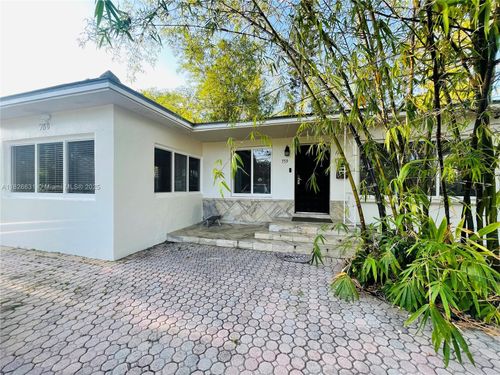 759 Ne 87th St, Miami, FL, 33138-3631 | Card Image