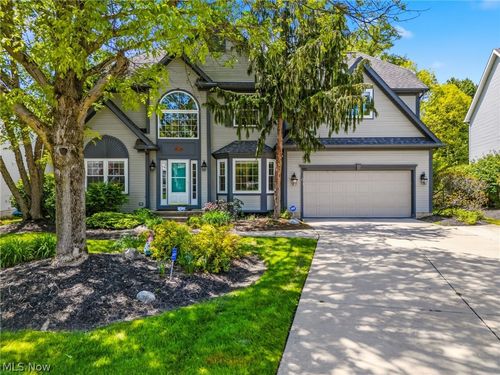 2984 Silver Maple Dr, Fairlawn, OH, 44333-3295 | Card Image