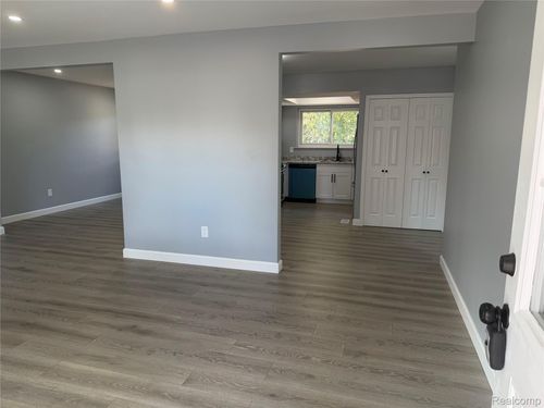 20698 Coachwood Rd, Riverview, MI, 48193-7948 | Card Image