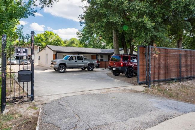 9305 Emnora Ln, House other with 2 bedrooms, 2 bathrooms and 1 parking in Houston TX | Image 42