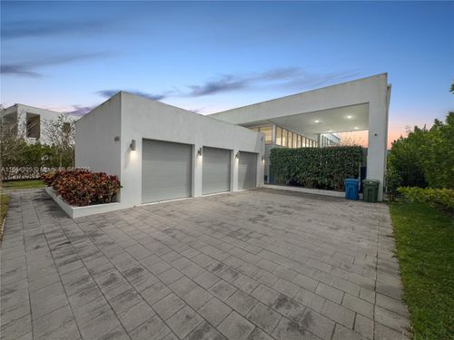 16582 Botaniko Dr S, Weston, FL, 33326-1074 | Card Image