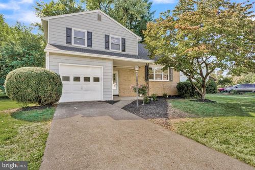 6054 Edward Dr, MECHANICSBURG, PA, 17050-6844 | Card Image
