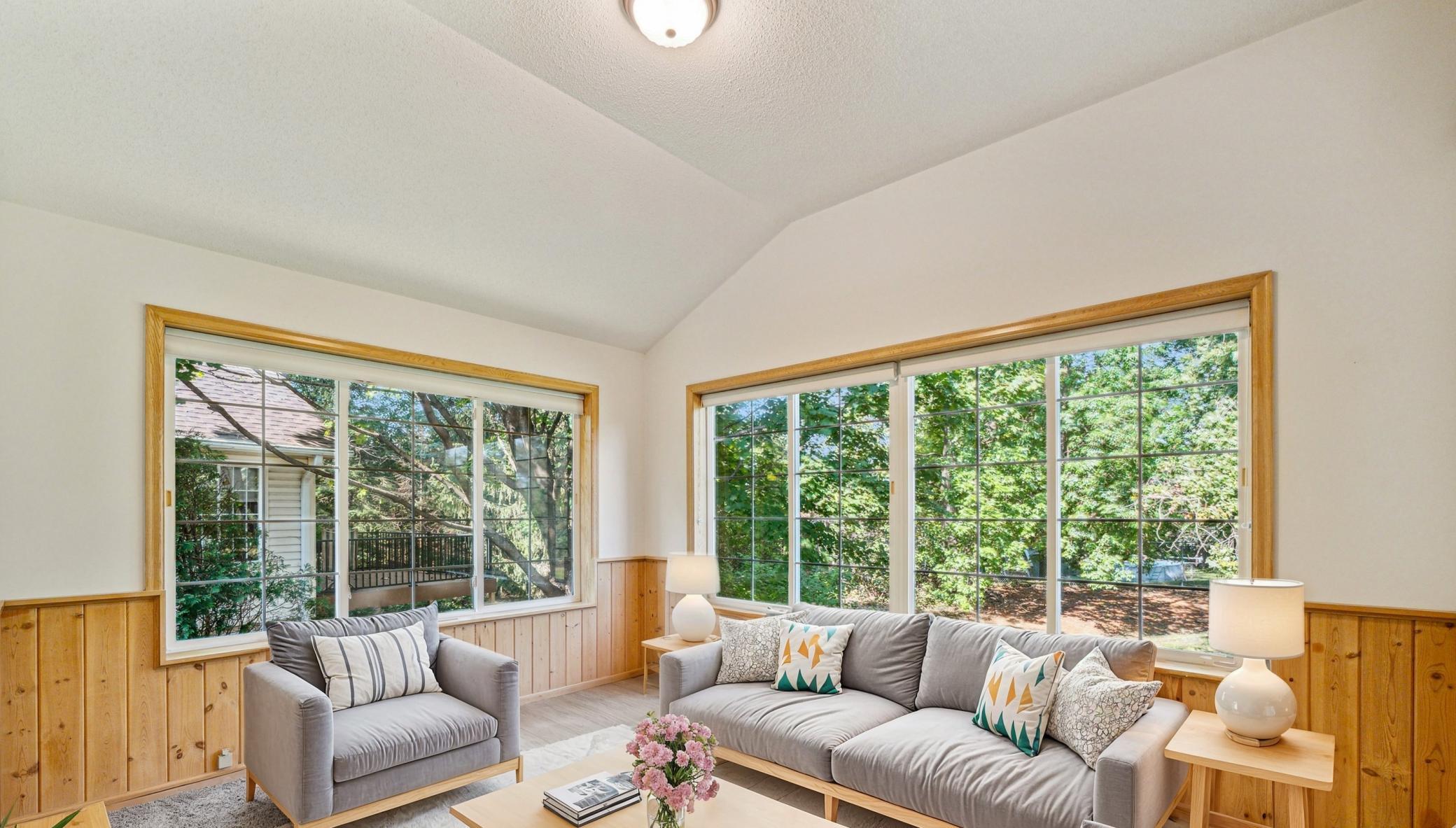 Courtyard Cir, Burnsville, MN 55306