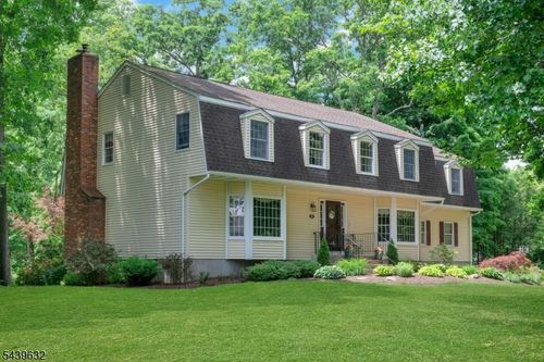20 Lark Ln, Oak Ridge, NJ, 07438-9170 | Card Image
