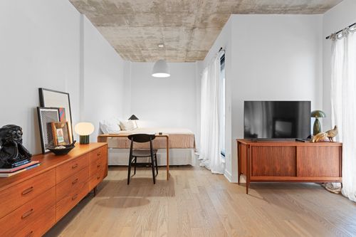 {{alt}} | Card Image