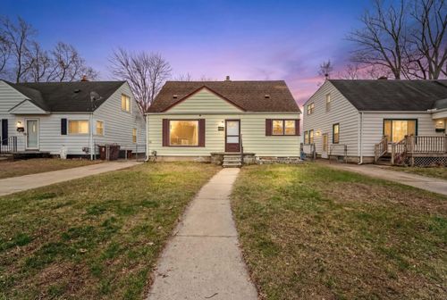 33963 Glover St, Wayne, MI, 48184-2438 | Card Image