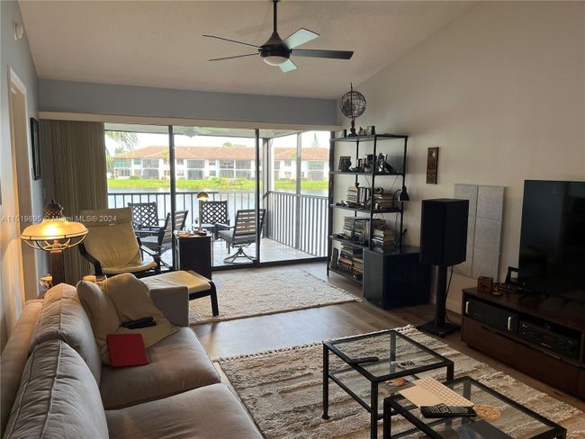 APT-15 - 6001 Se Landing Way, Condo with 2 bedrooms, 2 bathrooms and null parking in Stuart FL | Image 4