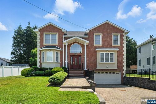 198 John St, Oradell, NJ, 07649-2560 | Card Image