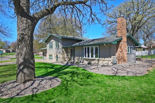 1210 Southview Ln, Albert Lea, MN, 56007-1852 | Card Image