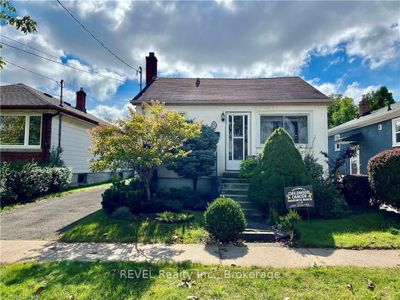 8 Garnet St, House other with 2 bedrooms, 1 bathrooms and 2 parking in Saint Catharines ON | Image 1