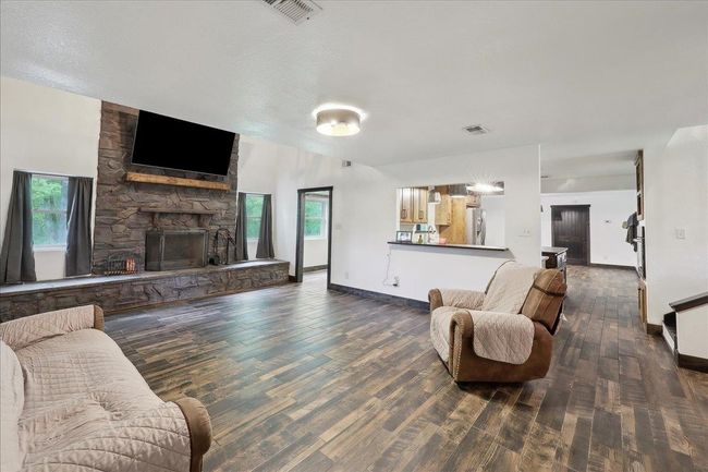 1185 Pinecrest, House other with 4 bedrooms, 3 bathrooms and null parking in Vidor TX | Image 6