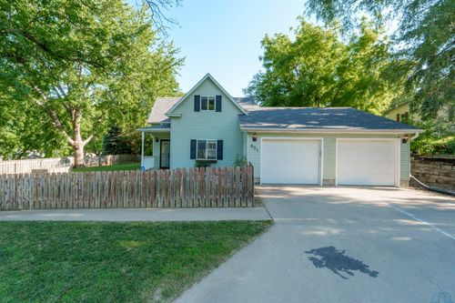 801 Dakota St, Akron, IA, 51001-8585 | Card Image