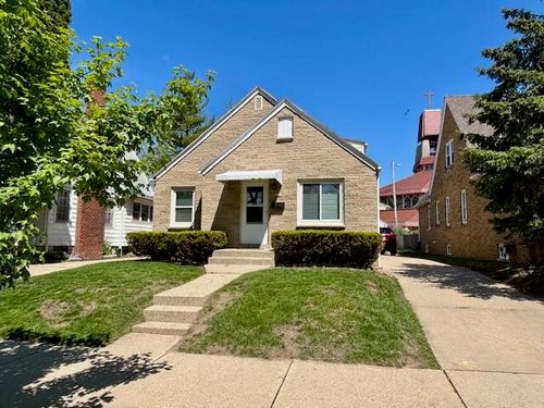 206 N 77th St, Milwaukee, WI, 53213-3540 | Card Image