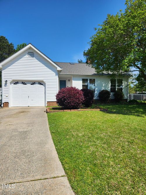 561 Channel Dr, Winterville, NC, 28590-9001 | Card Image